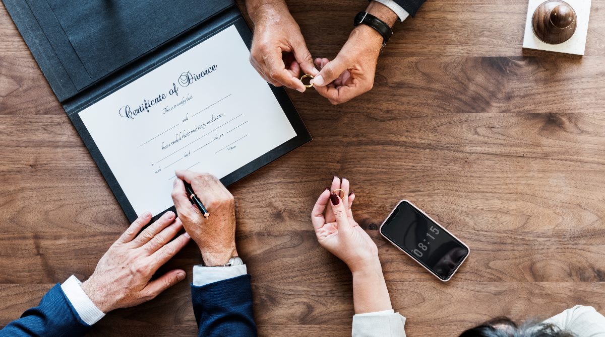 How Divorce Lawyers in Miami Help Protect Business Owners and Professionals